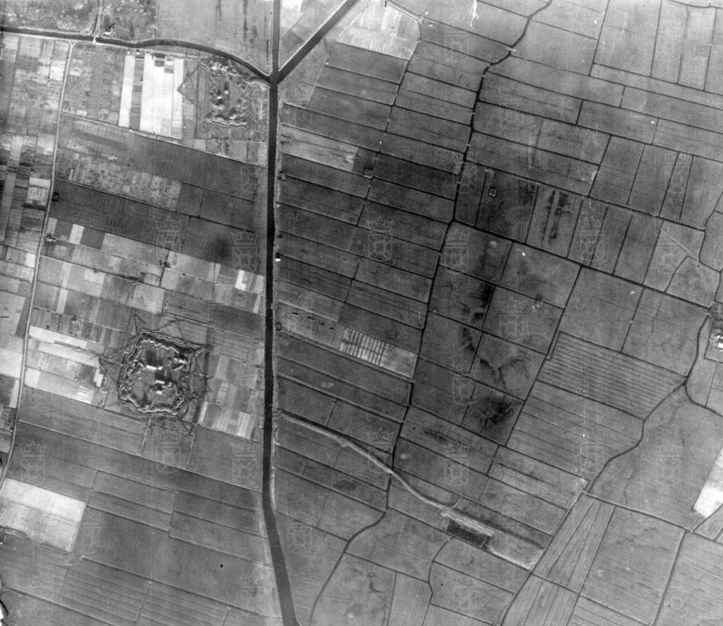 Luchtfoto van Widerstandsnest 239. Linksboven is Widerstandsnest 235 te zien.