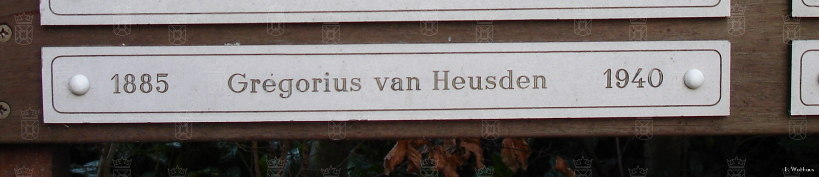 Het graf van Gregorius van Heusden is inmiddels geruimd, zijn naam is nog terug te vinden op een plaquette.