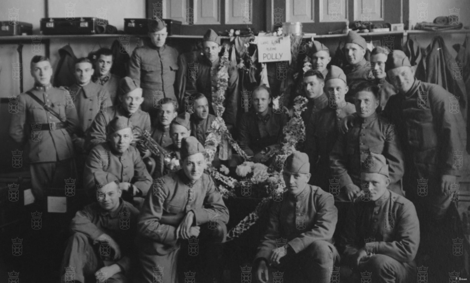 H.L. Breen, uiterst links, met zijn klasje rekruten.