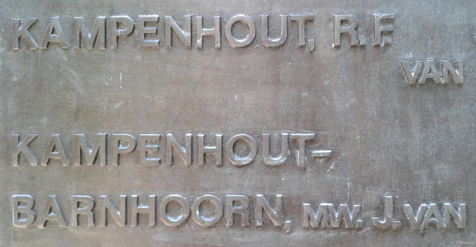 De namen van Jobje Barnhoorn en haar echtgenoot staan vermeld op het Oegstgeester oorlogsmonument.