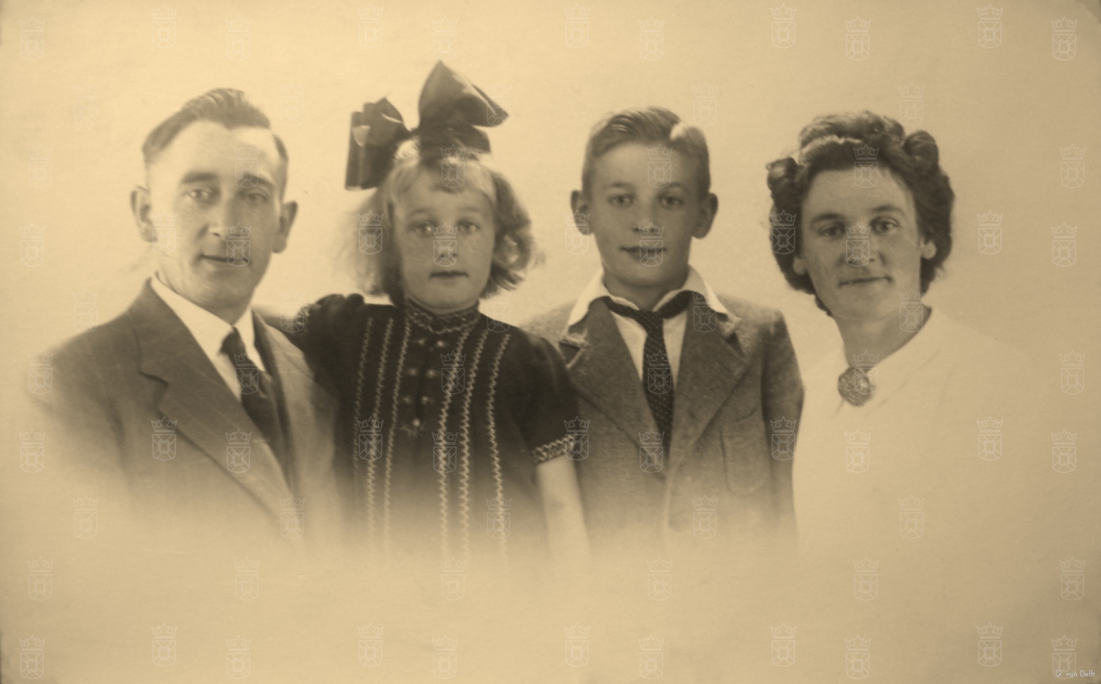 Het gezin Van Delft in 1942. 